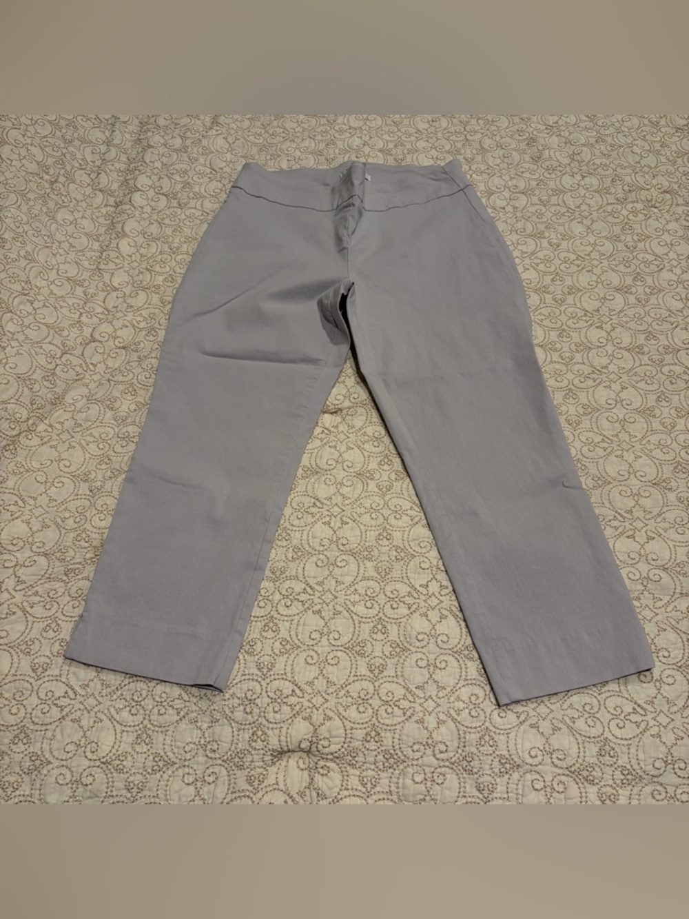 White House Black Market Women’s Light Gray Cropped Pull On Pants Size 14